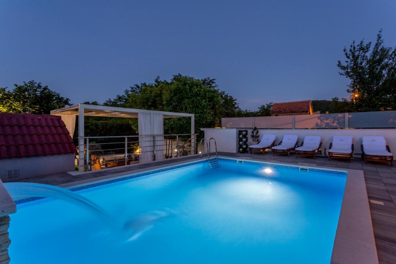 Holiday House Mala Sinj Zewnętrze zdjęcie