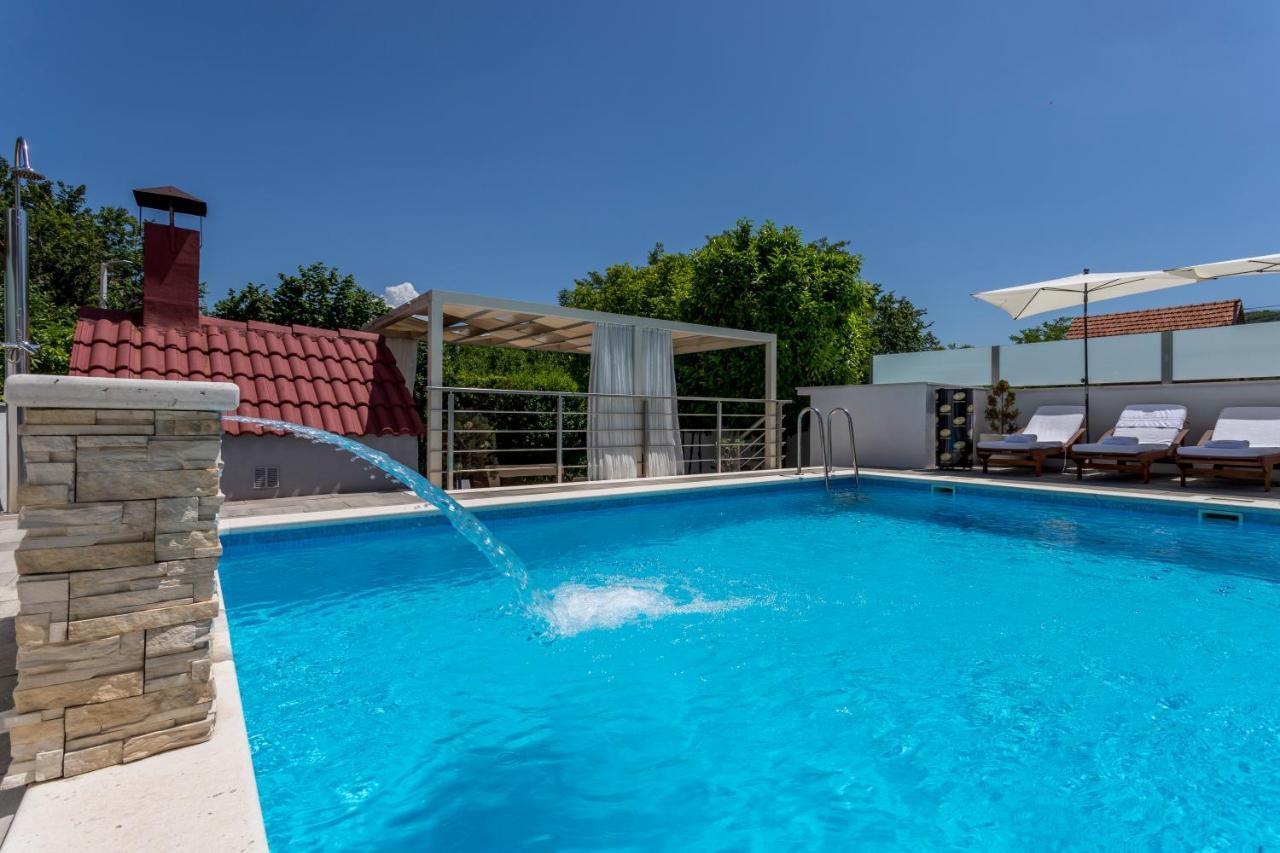 Holiday House Mala Sinj Zewnętrze zdjęcie