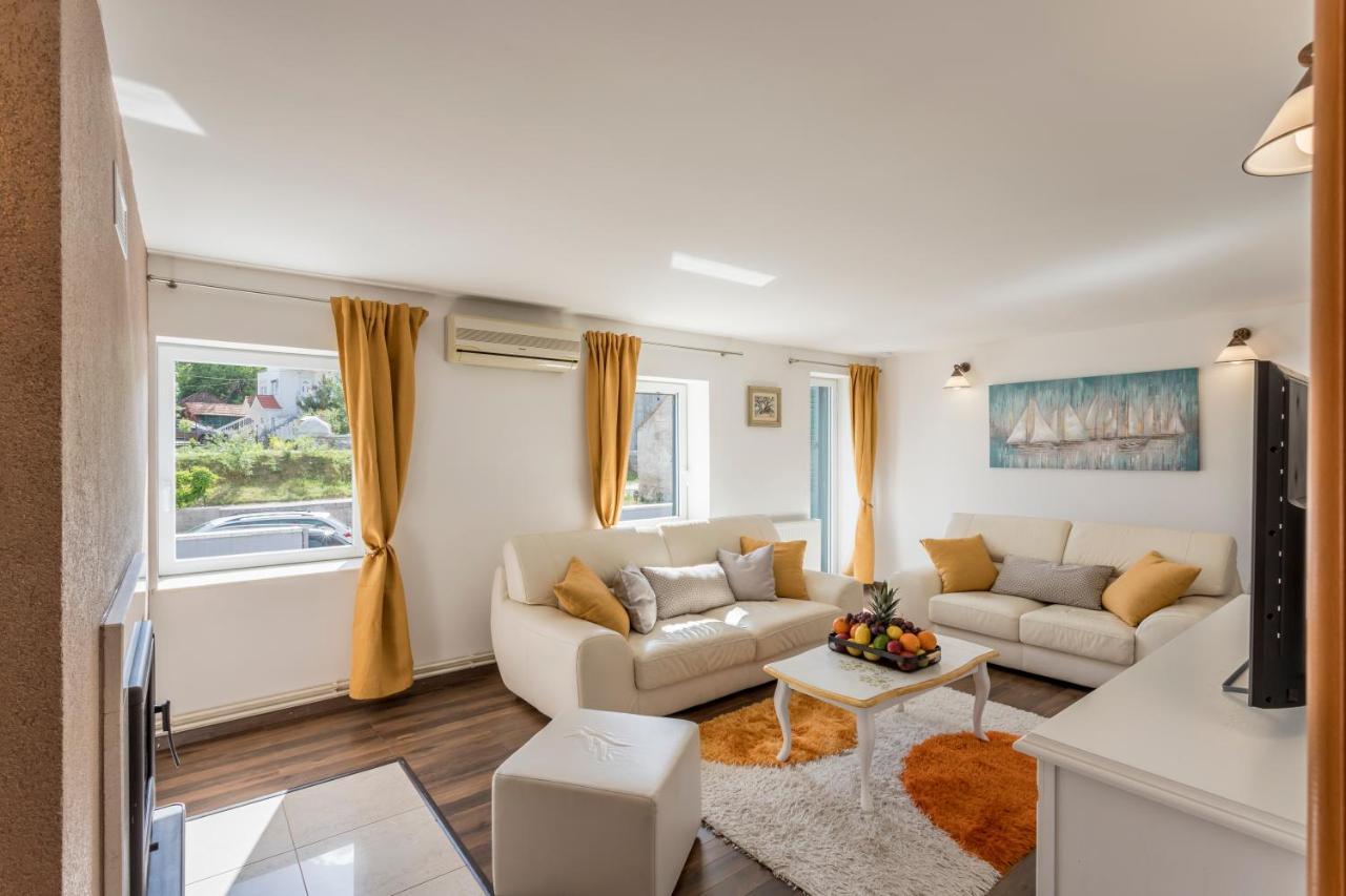 Holiday House Mala Sinj Zewnętrze zdjęcie