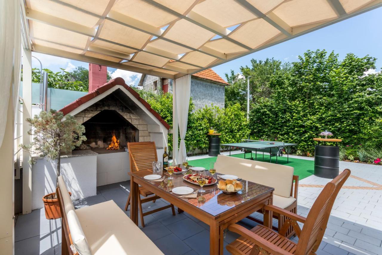 Holiday House Mala Sinj Zewnętrze zdjęcie