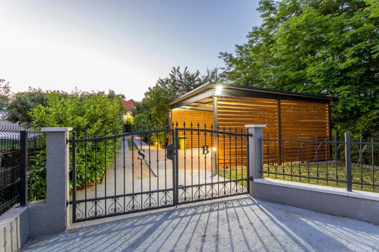 Holiday House Mala Sinj Zewnętrze zdjęcie