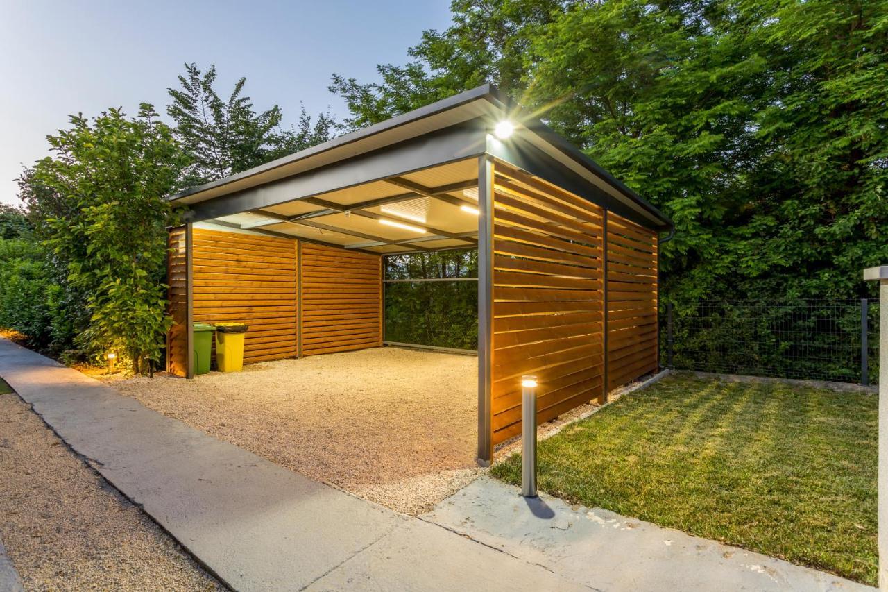 Holiday House Mala Sinj Zewnętrze zdjęcie